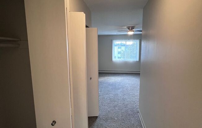 2 beds, 1.5 baths, 1,070 sqft, $1,475, Unit N-204