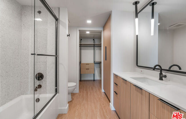 2 beds, 2.5 baths, 1,370 sqft, $6,750, Unit 714