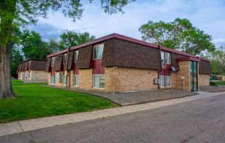 Affordable 2 bedroom 1 bath rom apartment Near Westminster Square + Parking Lot
