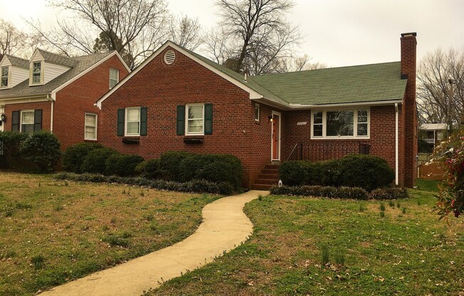 Adorable 3 Bedroom House in Malvern Gardens Available May 30th!!