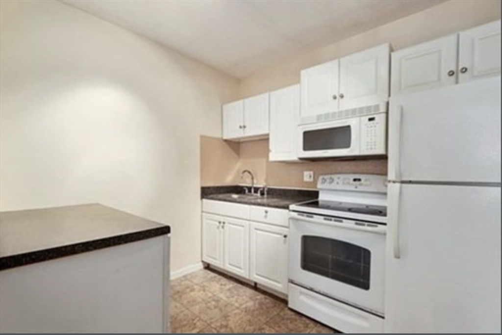 116 Spring St C8