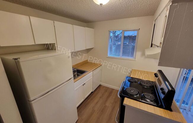 2 beds, 1 bath, 850 sqft, $1,525, Unit 2576