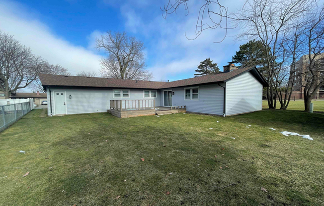201 REDWOOD AVE