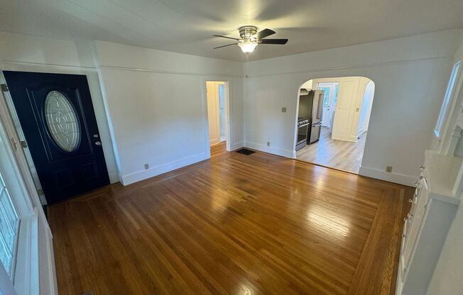 2 beds, 1 bath, $2,695