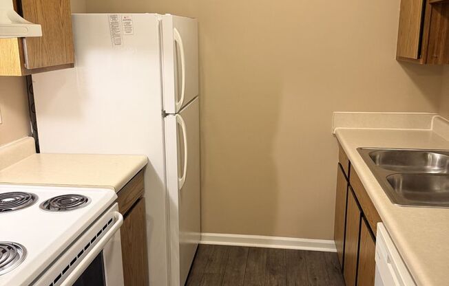 1 bed, 1 bath, 646 sqft, $795, Unit 350F