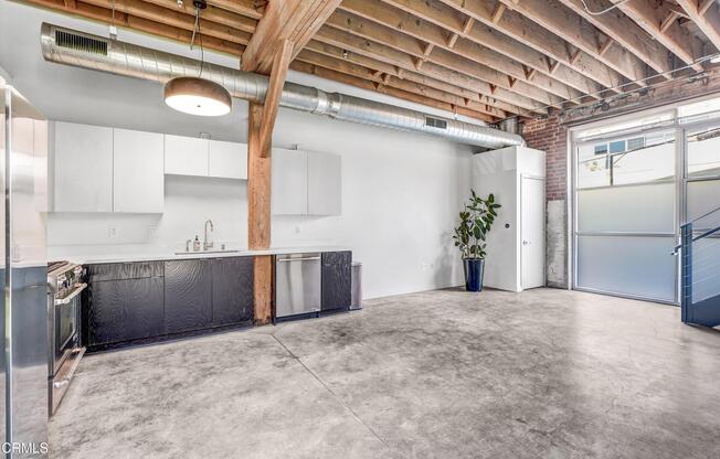 2 beds, 1.5 baths, 1,380 sqft, $5,300, Unit 111