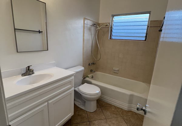 5743 LA MIRADA AVE