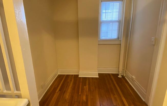 Studio, 1 bath, 275 sqft, $1,200, Unit 509