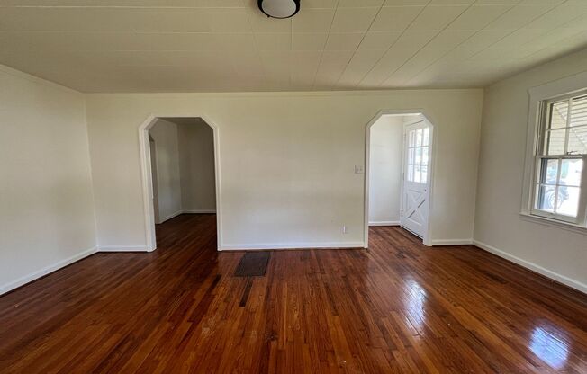 Now available! 2bedroom 1 bathroom with garage