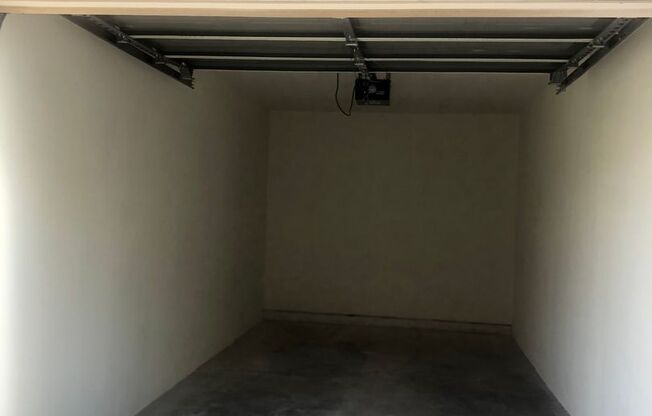 1 bed, 1 bath, 766 sqft, $1,399, Unit Sunridge Heights Pkwy. #1914