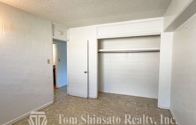 2 beds, 1 bath, $1,300