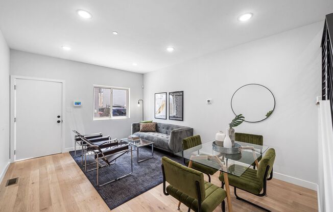 ⭐⭐⭐Modern Luxury in Olde Kensington, 3 Bed 3 Bath Home with Skyline Roof Deck and Finished Basement