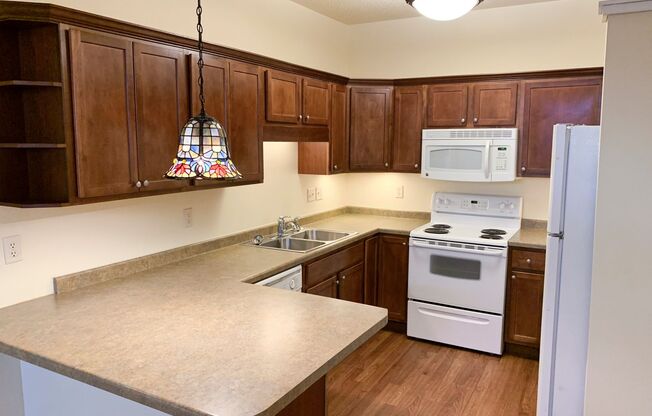 2 beds, 1 bath, 974 sqft, $1,175, Unit 705-123