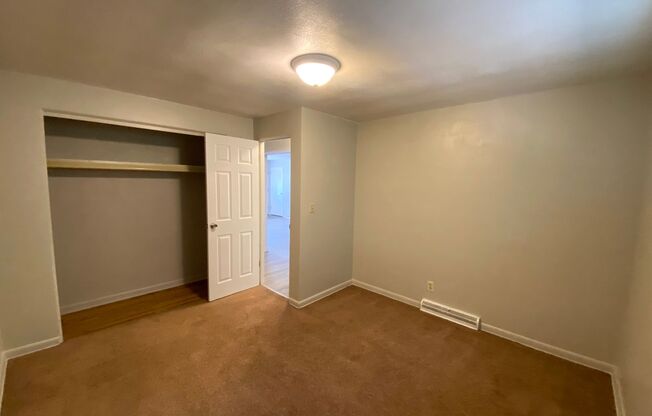 2 beds, 1 bath, 600 sqft, $750, Unit Unit 3