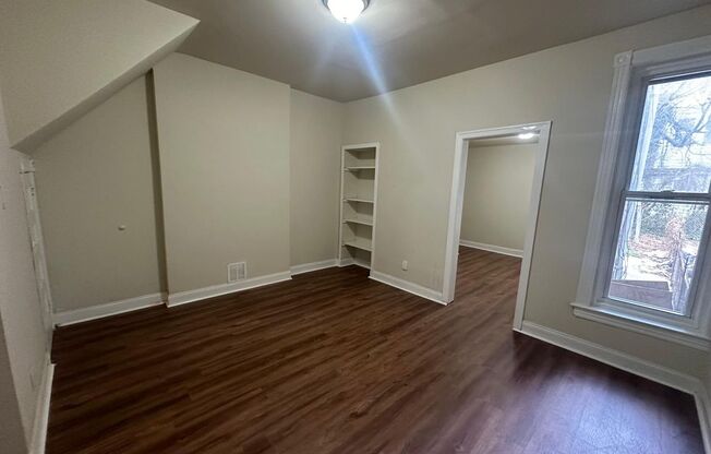 3 beds, 1 bath, $1,620