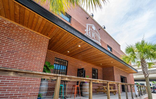 2 beds, 1 bath, 850 sqft, $2,100, Unit 113