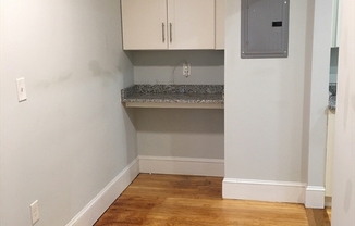 3 beds, 1 bath, 1,000 sqft, $3,100, Unit 6