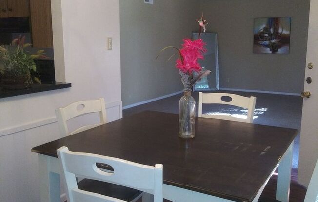 2 beds, 1 bath, 850 sqft, $1,129, Unit 22