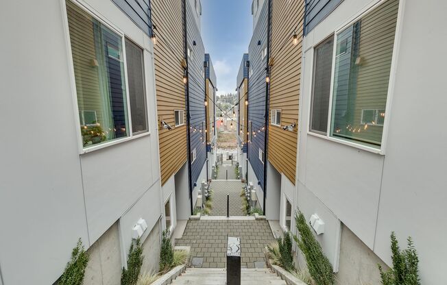 Queen Anne West Townhome with A/C Available Now!