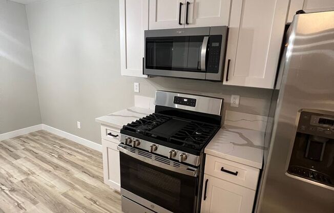 2 beds, 2 baths, $1,300, Unit # 203