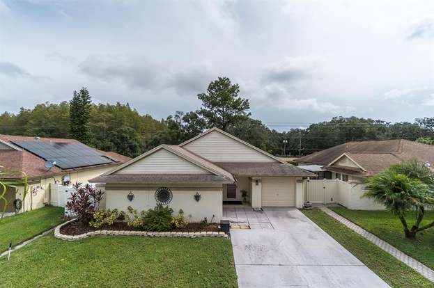 11911 HICKORYNUT DR