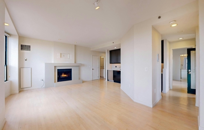 755 Boylston St 702