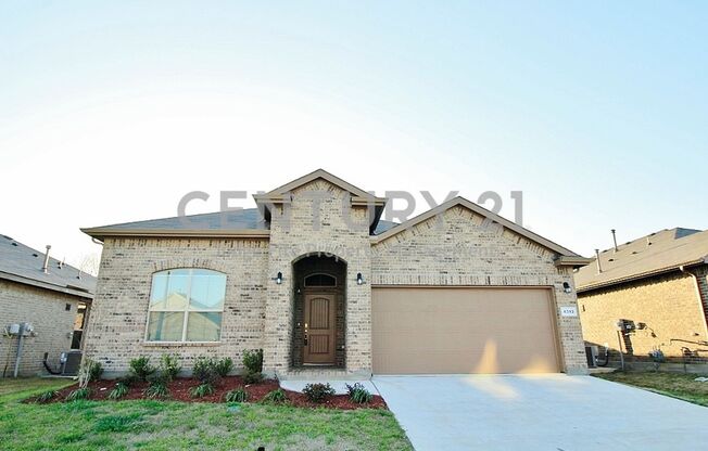 Beautiful 4/2/2 Home in Denton For Rent!