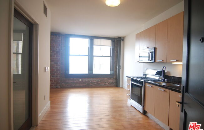 1 bed, 1 bath, 470 sqft, $2,000, Unit 907