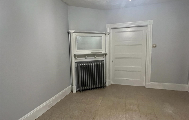 4 beds, 1 bath, $4,000, Unit 2