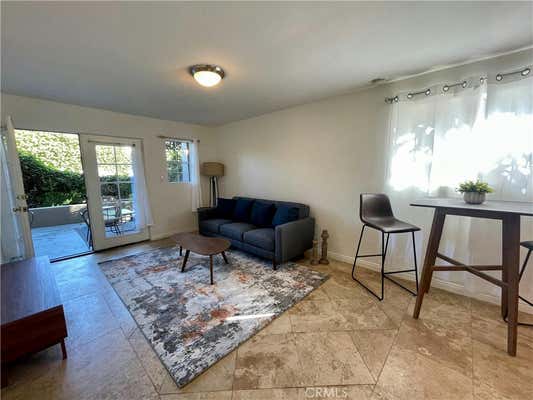 1 bed, 1 bath, 700 sqft, $3,000