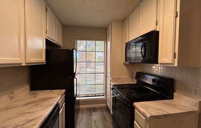 2 beds, 1.5 baths, $1,500