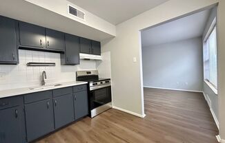 2 beds, 1 bath, 900 sqft, $995, Unit 7422 - 1C