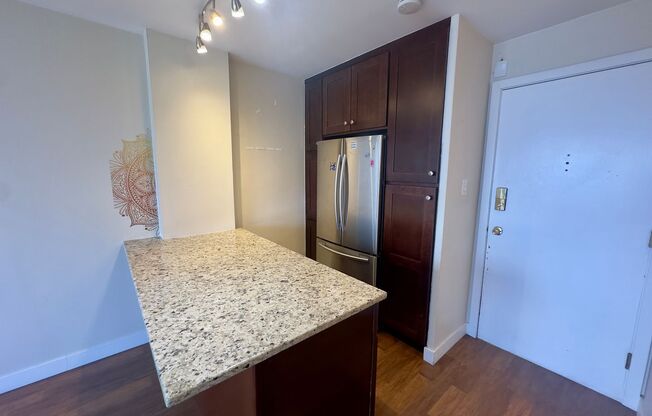 1 bed, 1 bath, 700 sqft, $2,025, Unit 418-1610