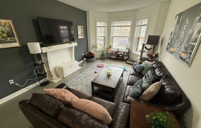 2813 E. Belleview Pl.