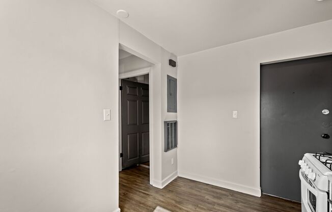 1 bed, 1 bath, 800 sqft, $699, Unit 103 W Lincoln Ave #7