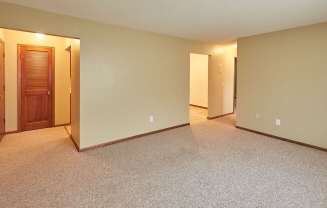 2 beds, 1 bath, $1,295