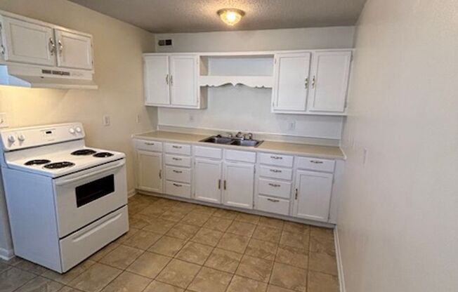 2 beds, 1 bath, 675 sqft, $675, Unit 440 Arter-Unit 12