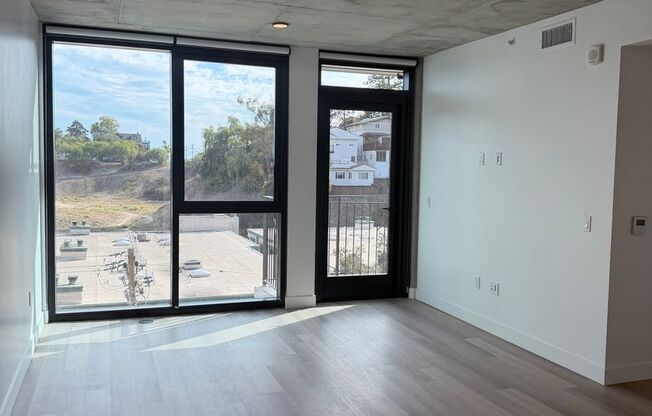 2 beds, 2 baths, 816 sqft, $4,295, Unit 405