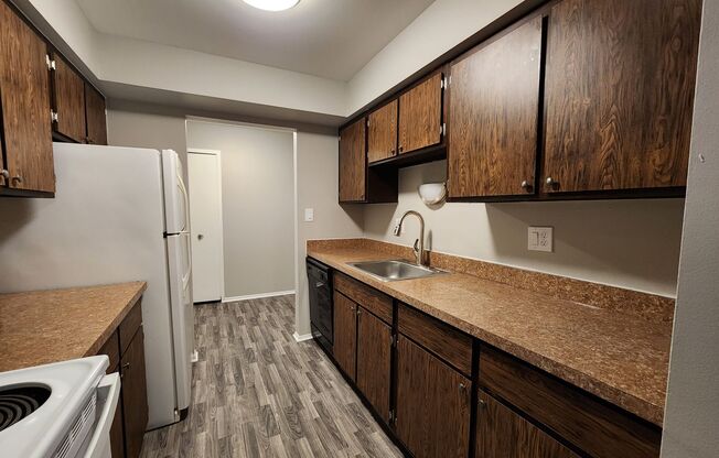 2 beds, 2 baths, 1,061 sqft, $1,360, Unit F102