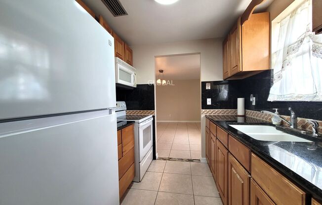 3 beds, 2 baths, $1,695