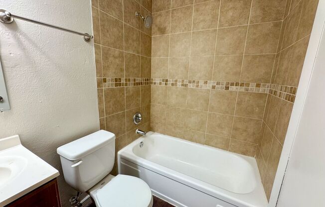 2 beds, 1 bath, 700 sqft, $1,129, Unit 207