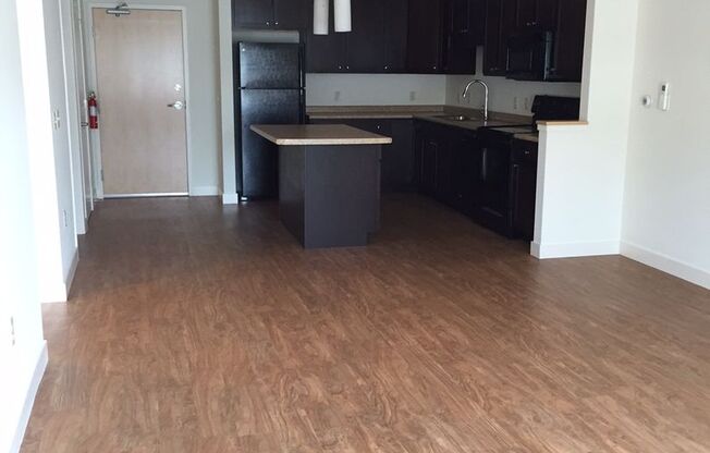 2 beds, 1 bath, 1,010 sqft, $2,150, Unit 110