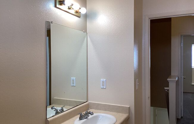 2 beds, 1.5 baths, $1,295, Unit 171