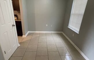 2 beds, 1 bath, $850