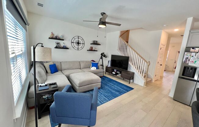 3 Bed, 2.5 Bath Townhome w/ 1 Car Garage