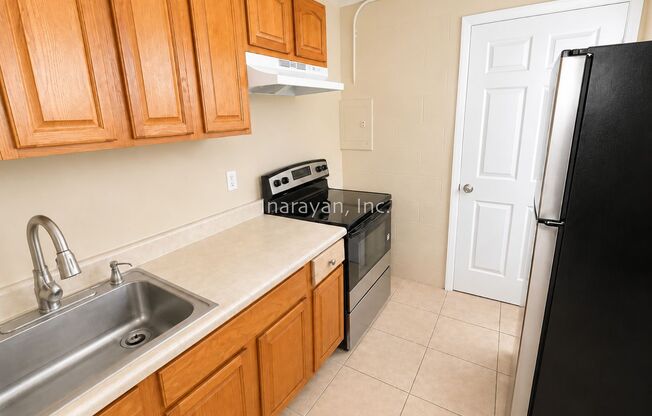 1045 Polk St
