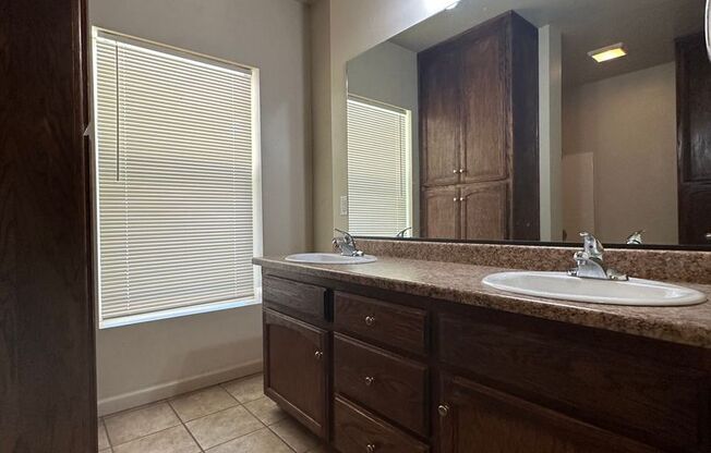 2 beds, 1 bath, $1,575