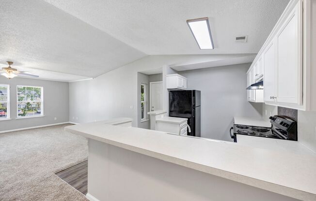 2 beds, 2 baths, 1,350 sqft, $1,380, Unit 418-418E