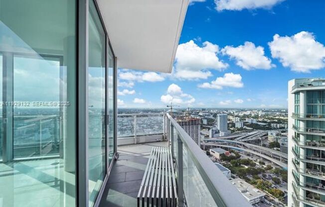 2 beds, 2 baths, 1,389 sqft, $4,400, Unit 92 SW 3rd St # 4610
