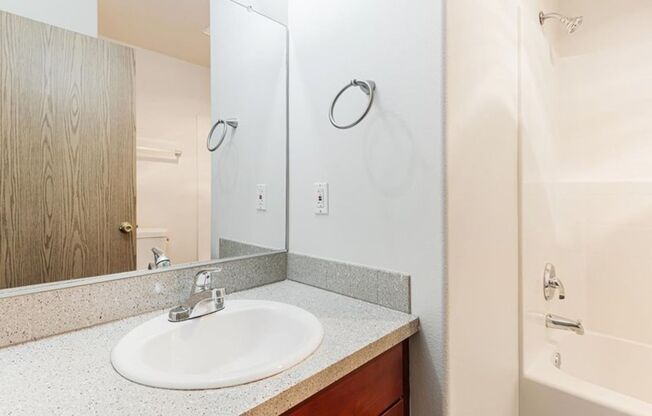 3 beds, 2 baths, 1,018 sqft, $1,995, Unit 10